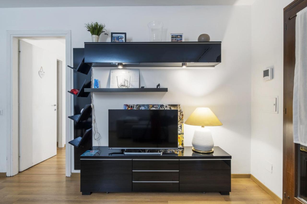 Cozy & Comfy Apt In Navigli Area Milano Exteriör bild