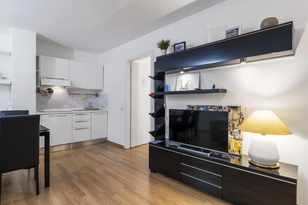Cozy & Comfy Apt In Navigli Area Milano Exteriör bild