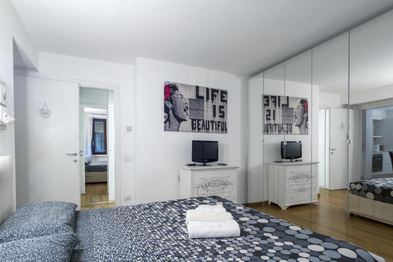 Cozy & Comfy Apt In Navigli Area Milano Exteriör bild