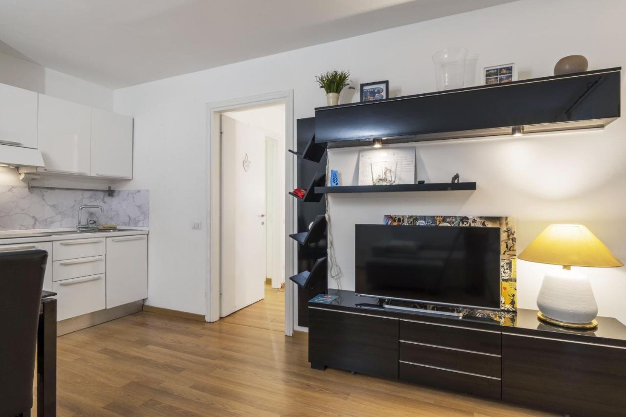 Cozy & Comfy Apt In Navigli Area Milano Exteriör bild