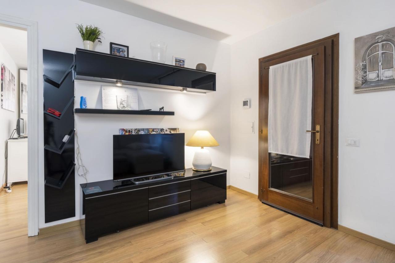 Cozy & Comfy Apt In Navigli Area Milano Exteriör bild
