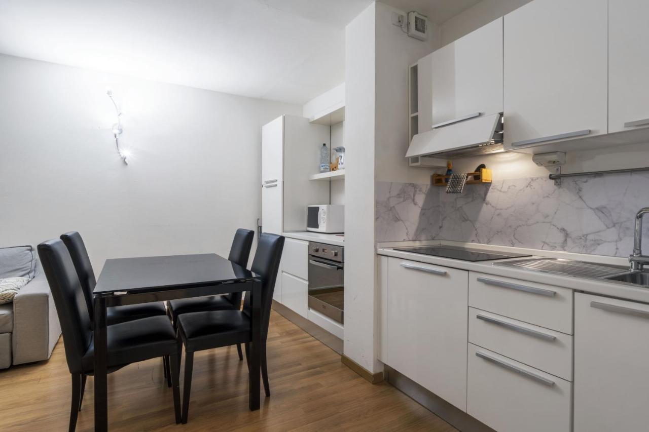 Cozy & Comfy Apt In Navigli Area Milano Exteriör bild